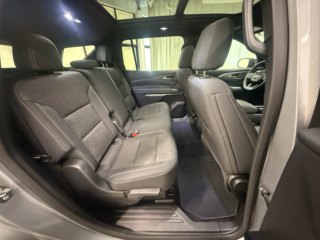 Certified 2025 Chevrolet Traverse LT w/ Sun and Wheel Package image 23