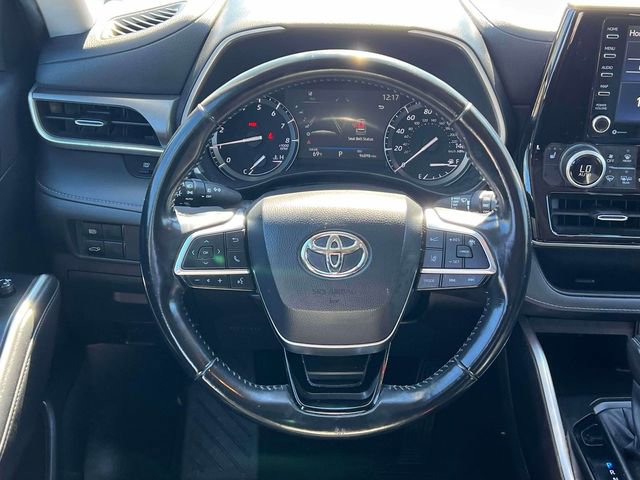 Used 2021 Toyota Highlander XLE image 17