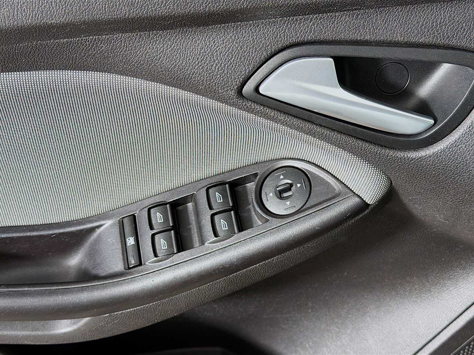 Used 2013 Ford Focus SE w/ SE Winter Pkg FWD image 14