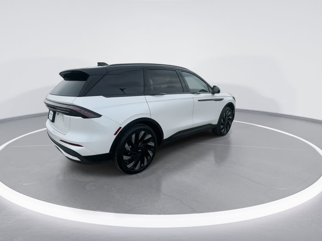 New 2026 Lincoln Nautilus Reserve image 8