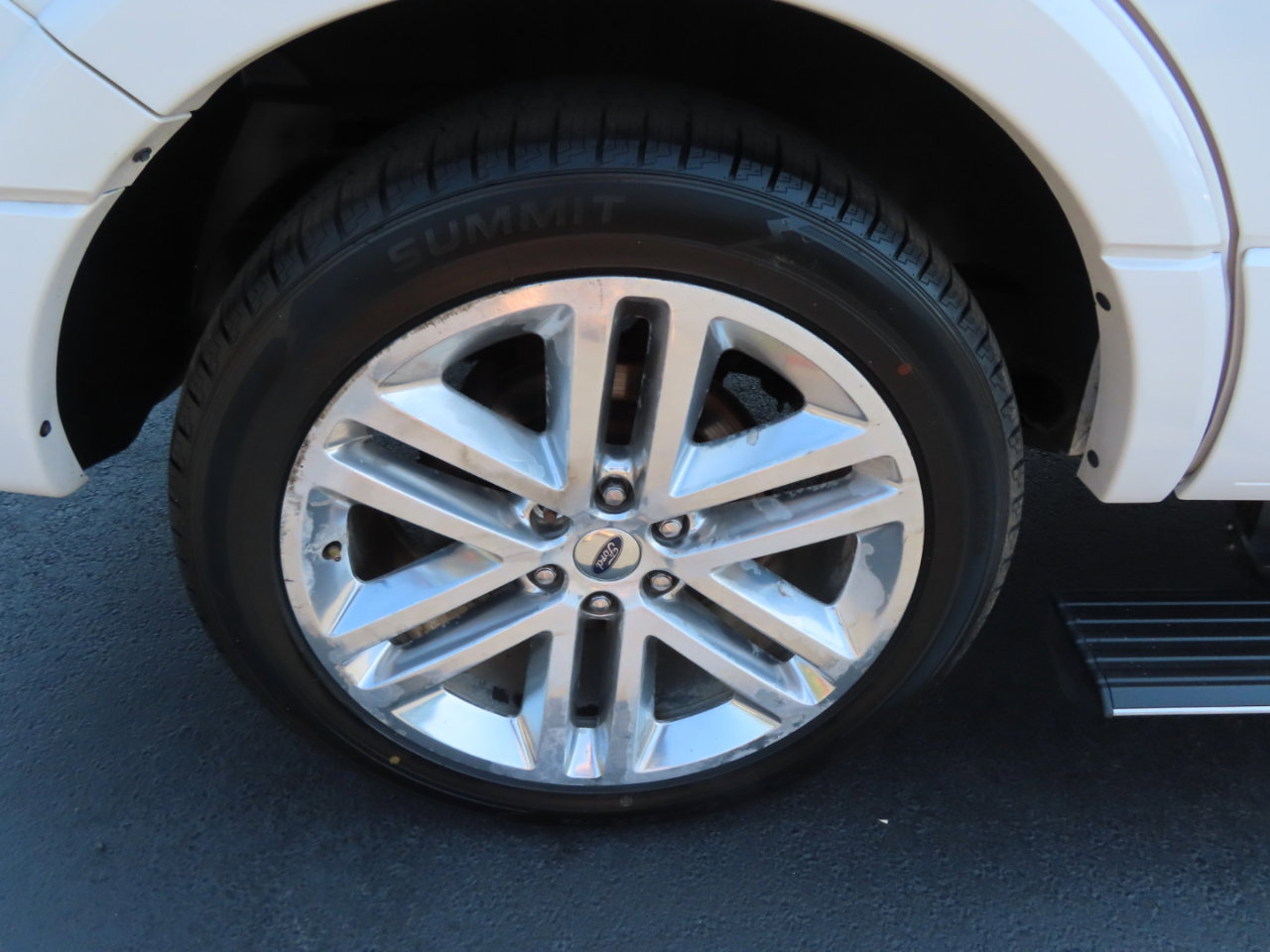 Used 2016 Ford Expedition Platinum image 18