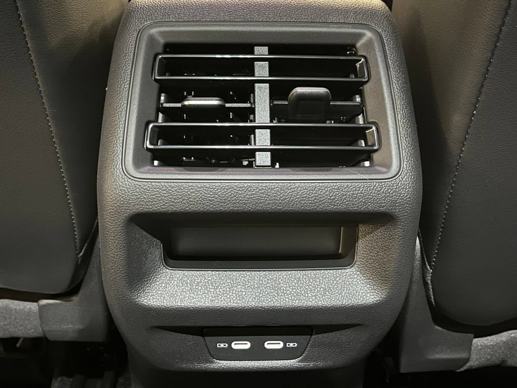 New 2026 Volkswagen Tiguan SE AWD/4WD image 23
