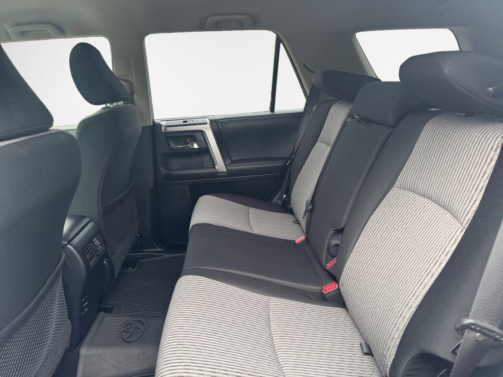 Used 2018 Toyota 4Runner SR5 AWD/4WD image 24
