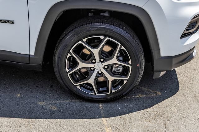 Used 2024 Jeep Compass Limited AWD/4WD image 7
