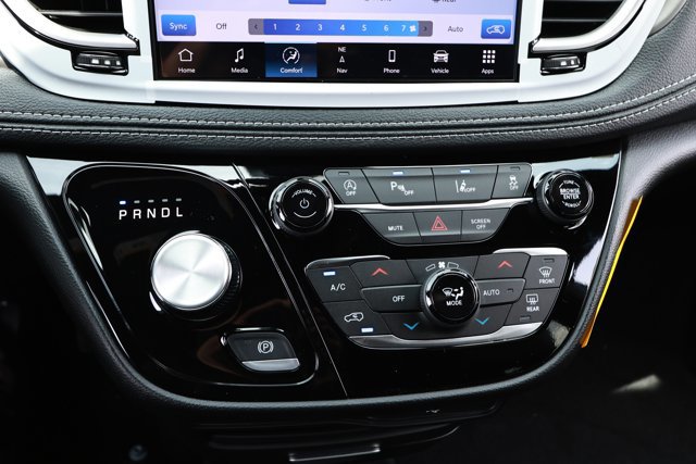 New 2027 Chrysler Pacifica Select FWD image 18
