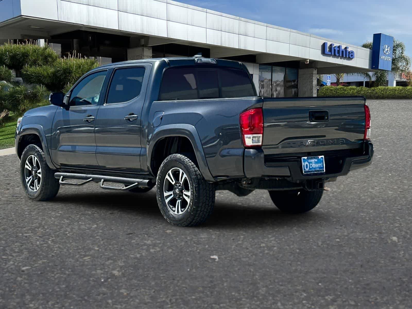 Used 2016 Toyota Tacoma TRD Sport w/ Towing Package RWD image 7