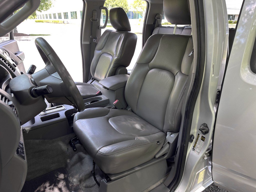 Used 2013 Nissan Frontier SV AWD/4WD image 16