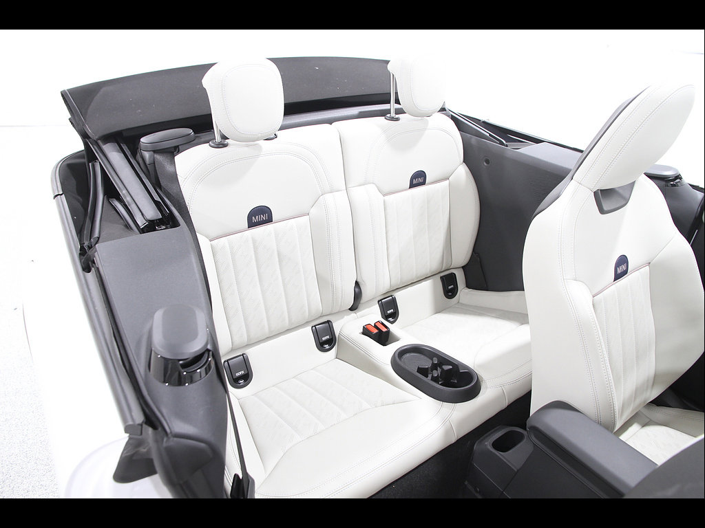 Certified 2025 MINI Cooper Convertible FWD image 19