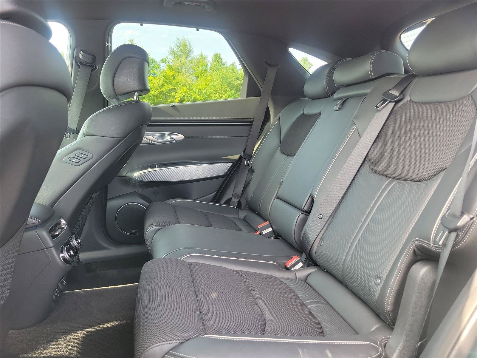 Used 2023 Genesis GV70 2.5T w/ Sport Prestige Package AWD/4WD image 14