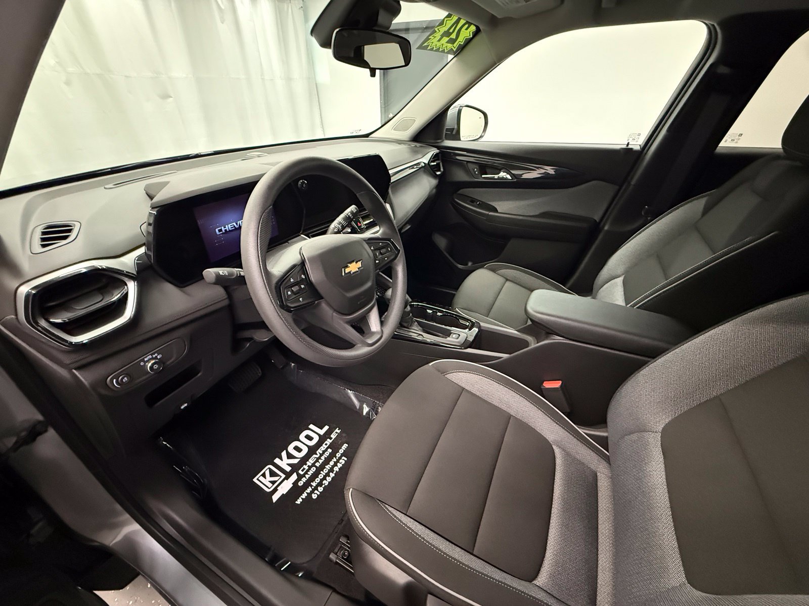 Used 2024 Chevrolet TrailBlazer LT w/ Driver Confidence Package FWD image 11