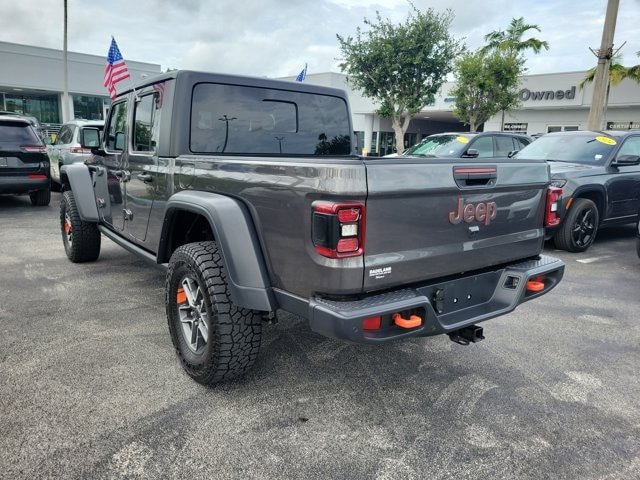 Certified 2025 Jeep Gladiator Mojave w/ Safety Group AWD/4WD image 5