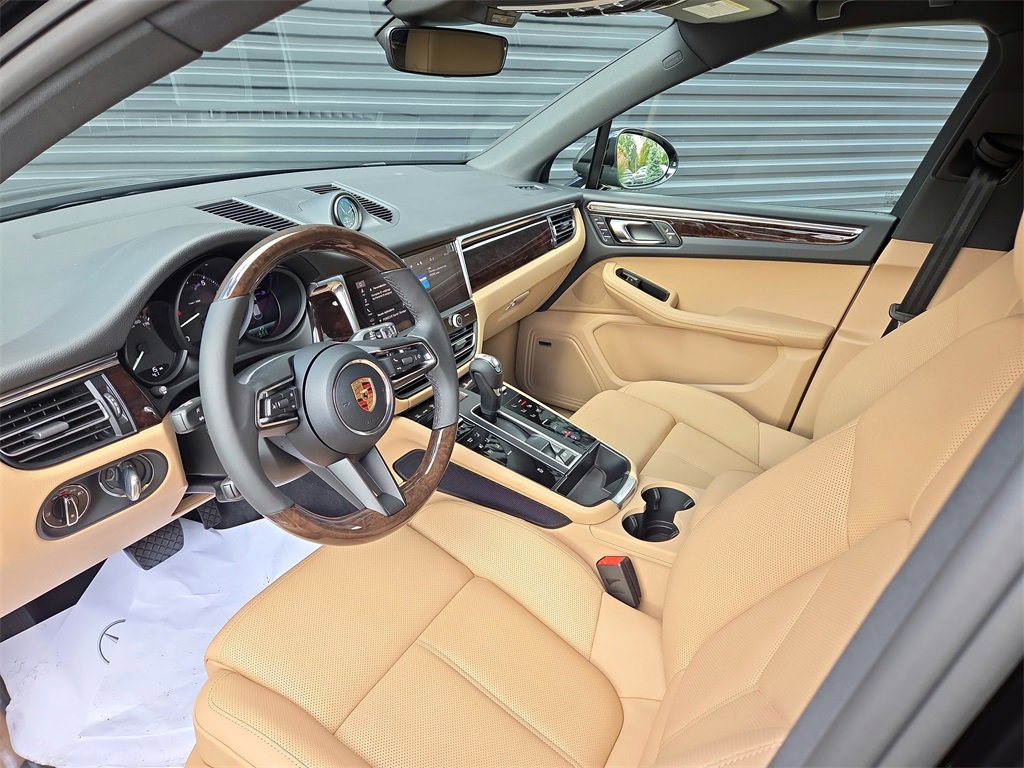 New 2026 Porsche Macan image 4
