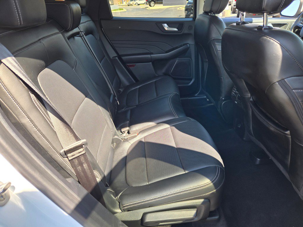 Used 2022 Ford Escape SEL w/ Technology Package image 9