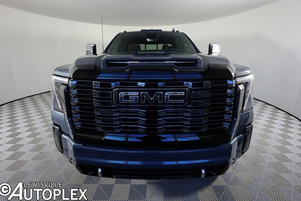 Used 2025 GMC Sierra 3500 Denali Ultimate AWD/4WD image 2
