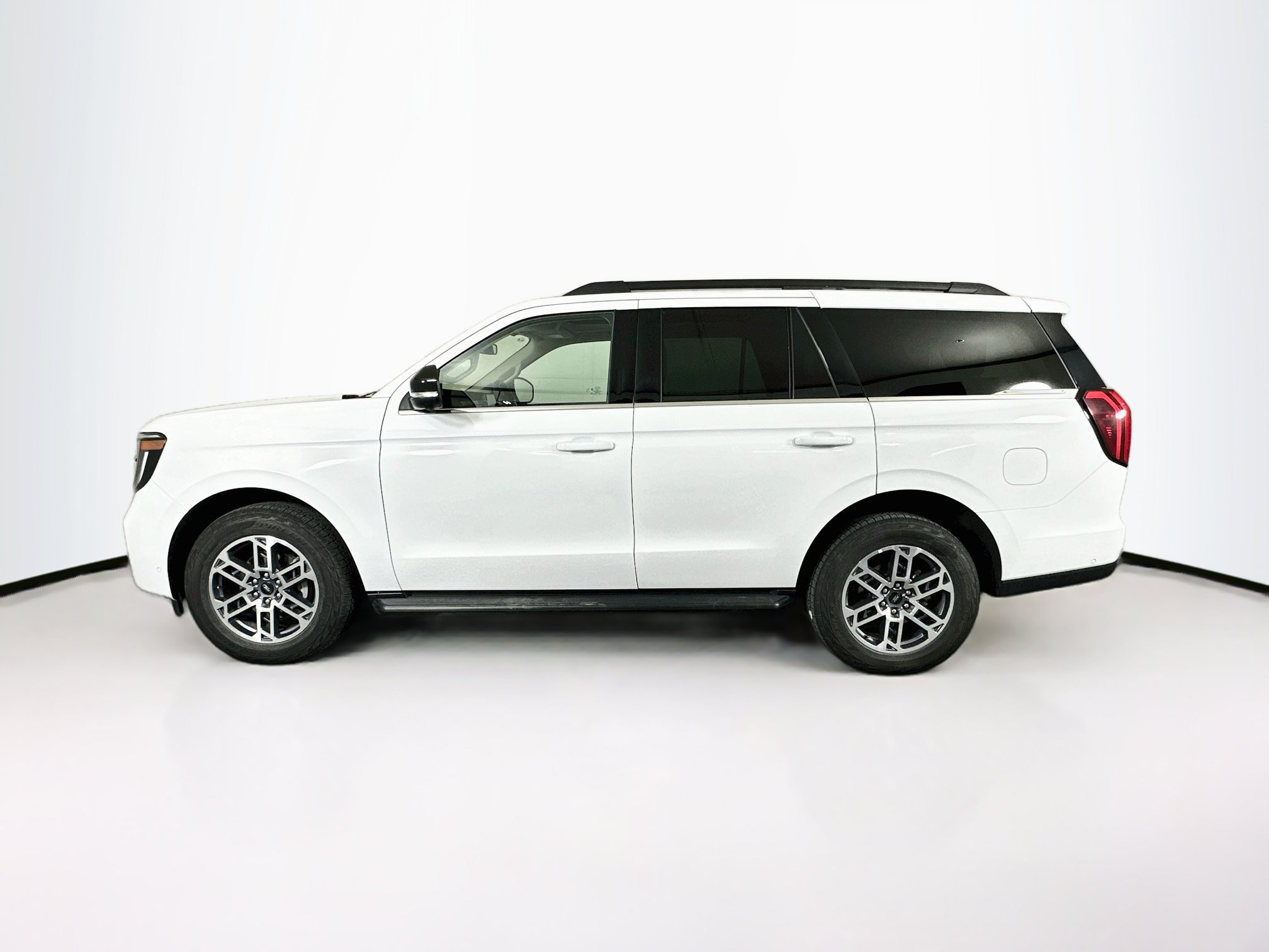 Used 2025 Ford Expedition Active AWD/4WD image 4