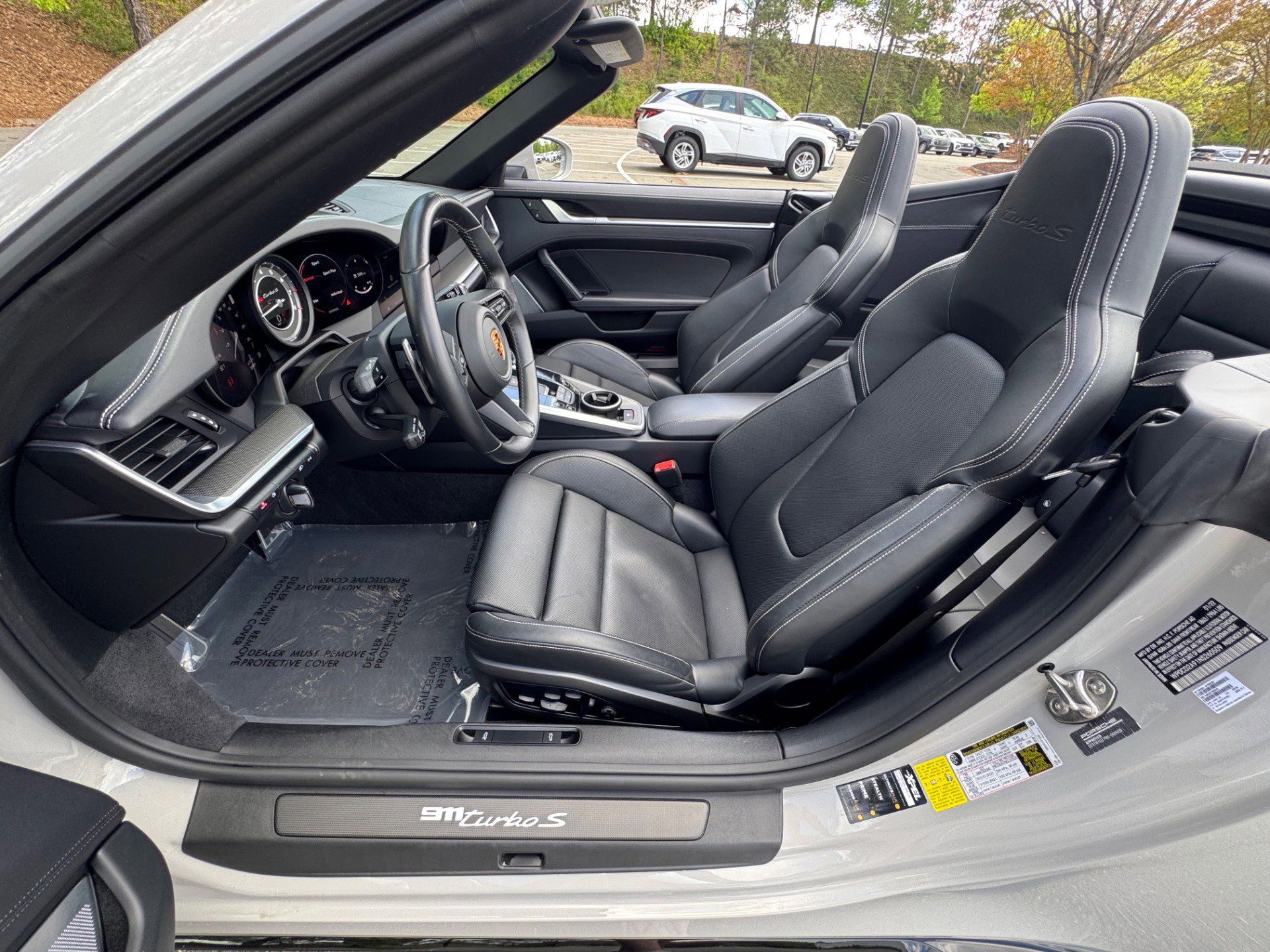 Used 2022 Porsche 911 Cabriolet AWD/4WD image 28