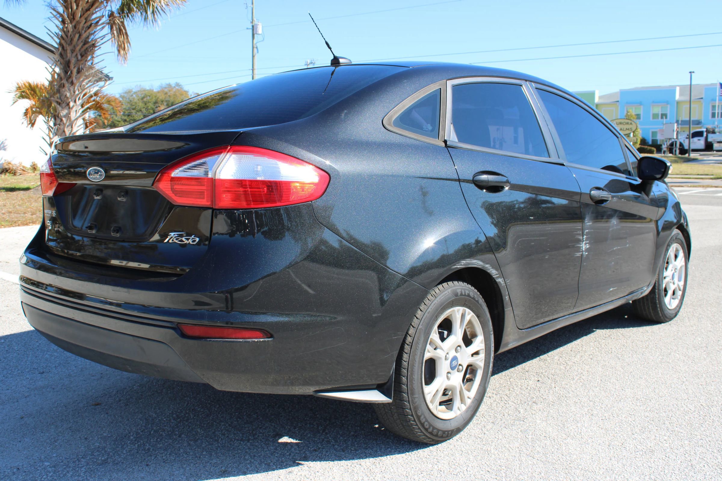 Used 2015 Ford Fiesta SE image 4