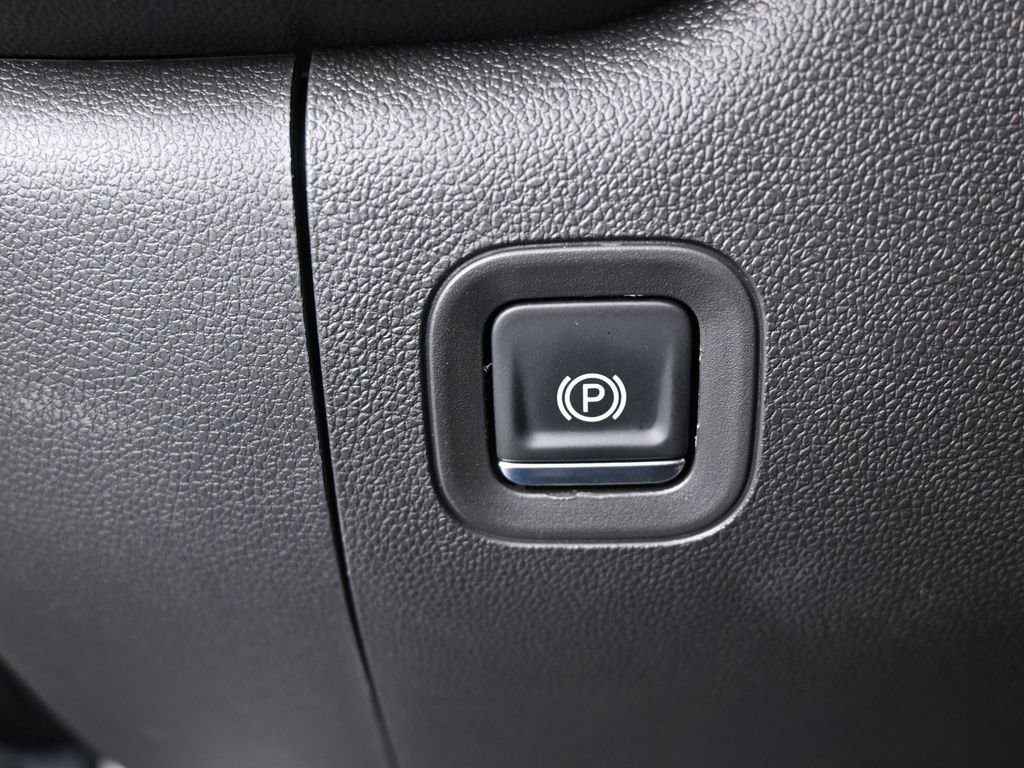 Used 2025 Chevrolet Silverado 1500 Custom image 33