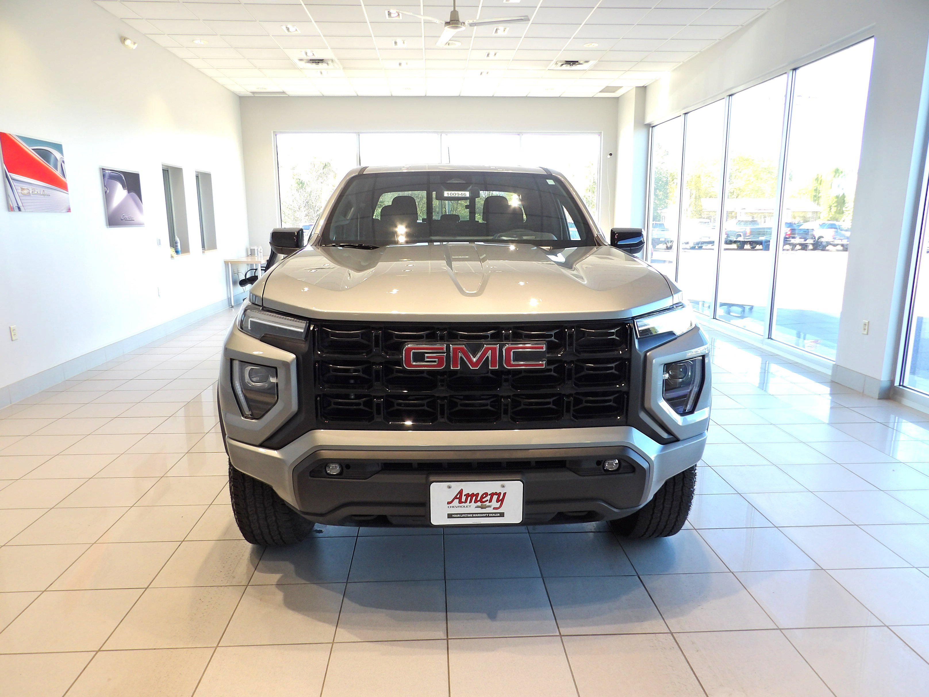 Used 2024 GMC Canyon Elevation w/ Convenience Package image 2