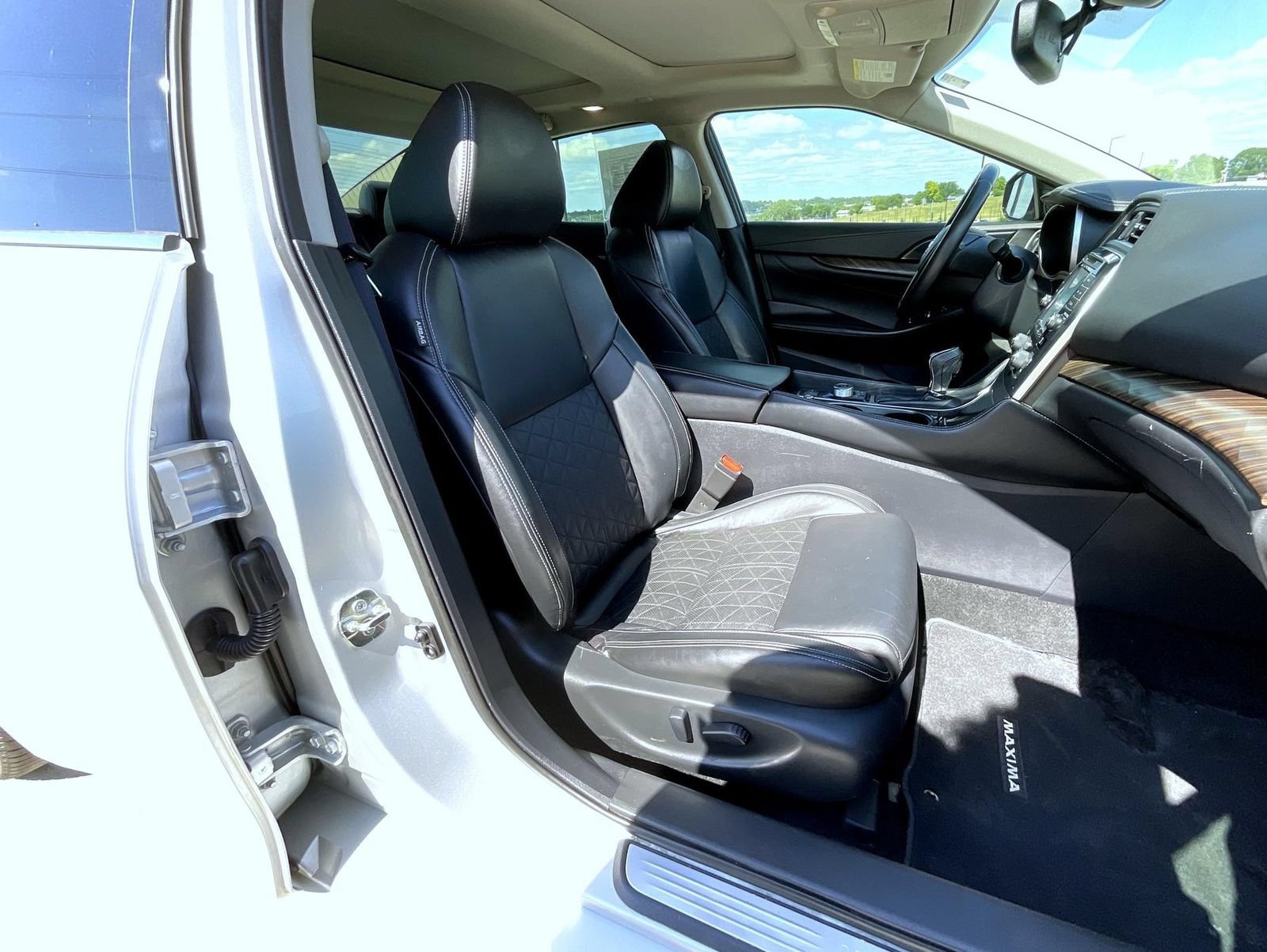 Used 2017 Nissan Maxima Platinum FWD image 16