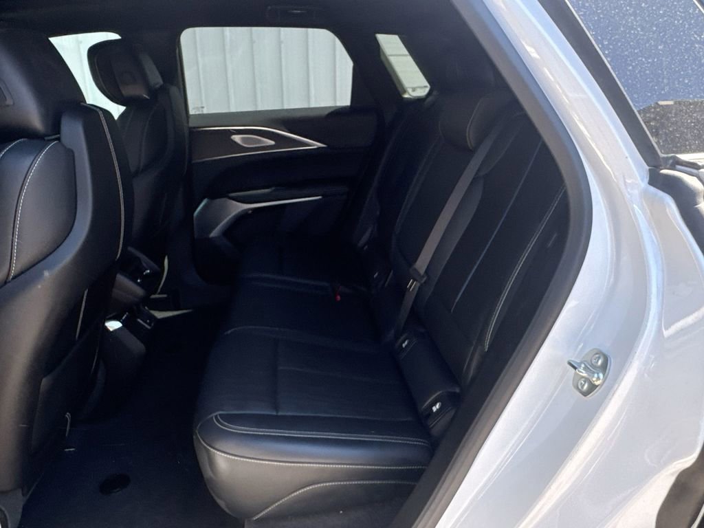 Used 2024 Cadillac Lyriq Sport image 29