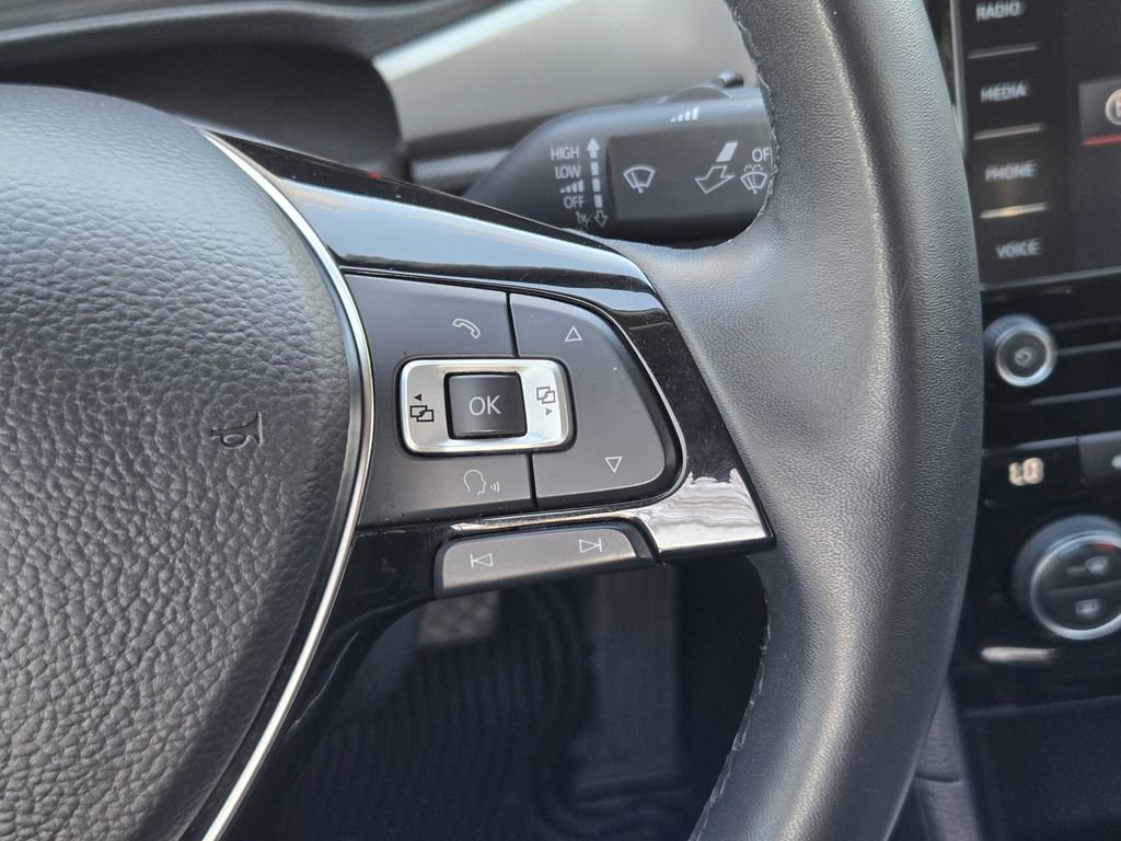 Used 2021 Volkswagen Passat 2.0T SE image 25