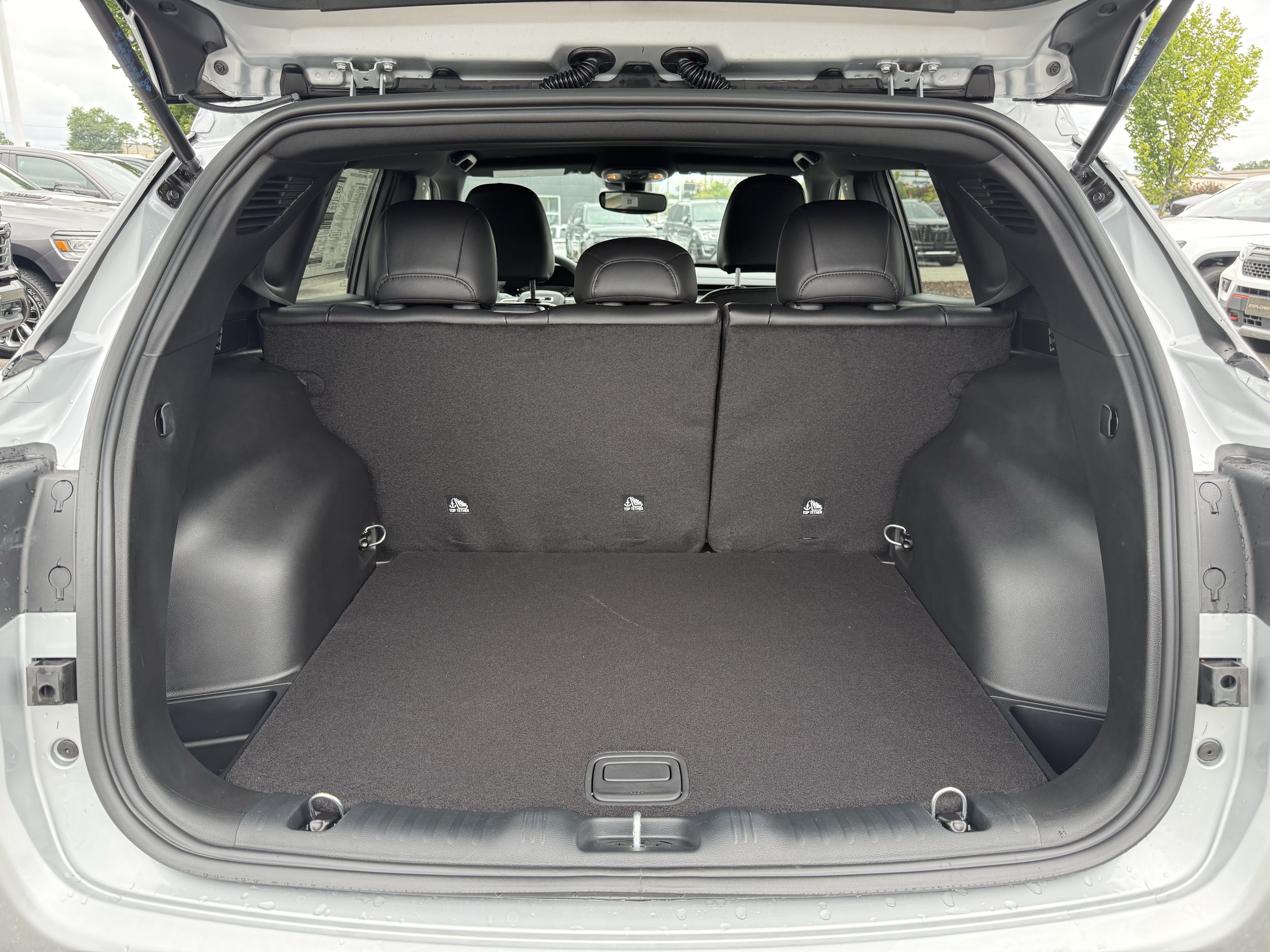 New 2026 Jeep Compass Latitude AWD/4WD image 32