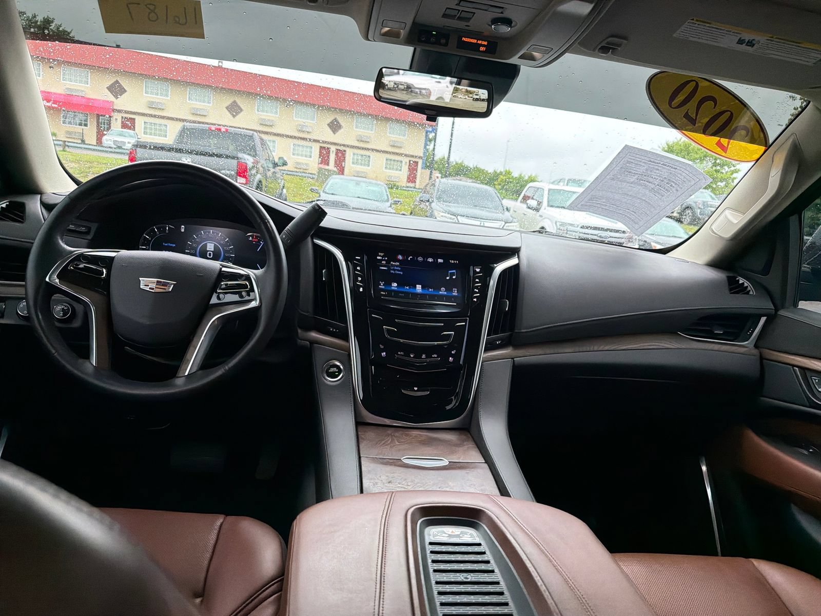 Used 2020 Cadillac Escalade Luxury w/ LPO, Radiant Package AWD/4WD image 15