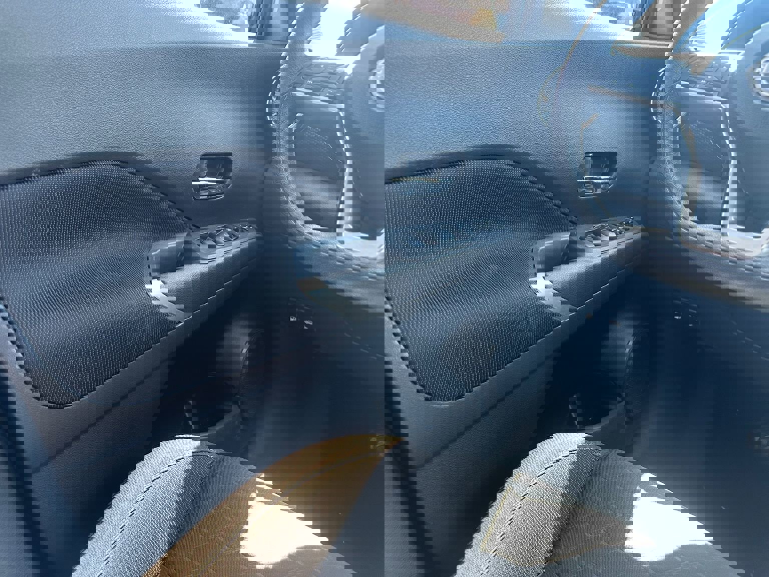 Used 2023 Nissan Kicks SV image 11