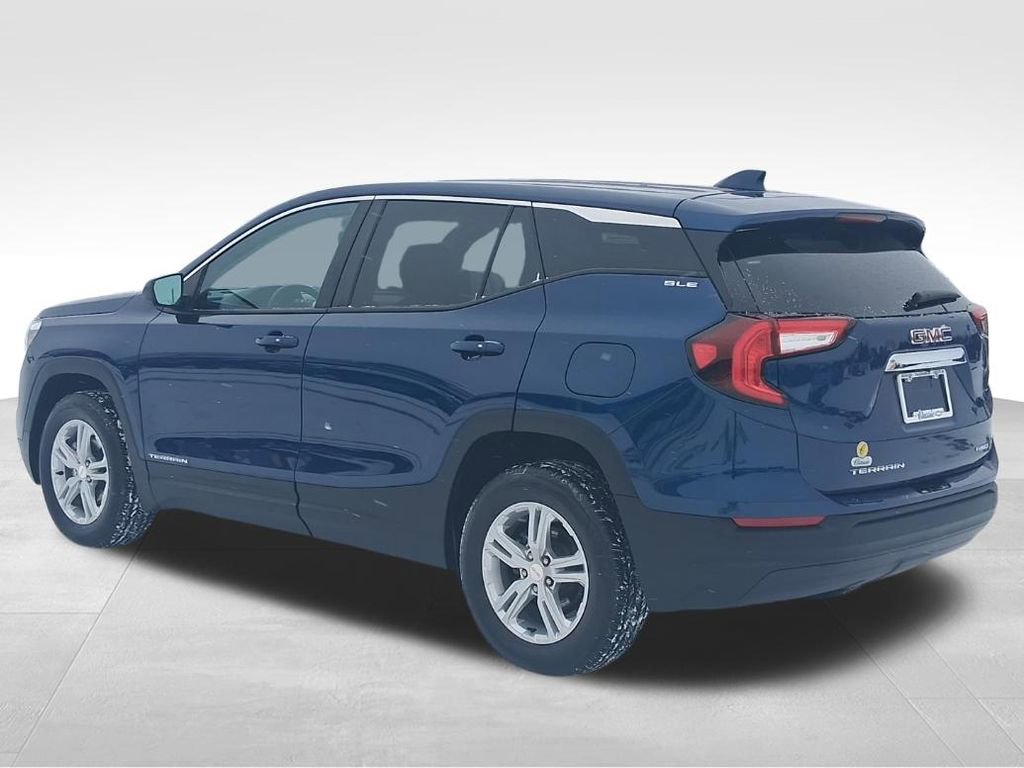 Used 2022 GMC Terrain SLE image 9
