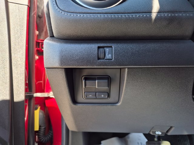 Used 2024 Chevrolet Colorado LT w/ LT Convenience Package II AWD/4WD image 17