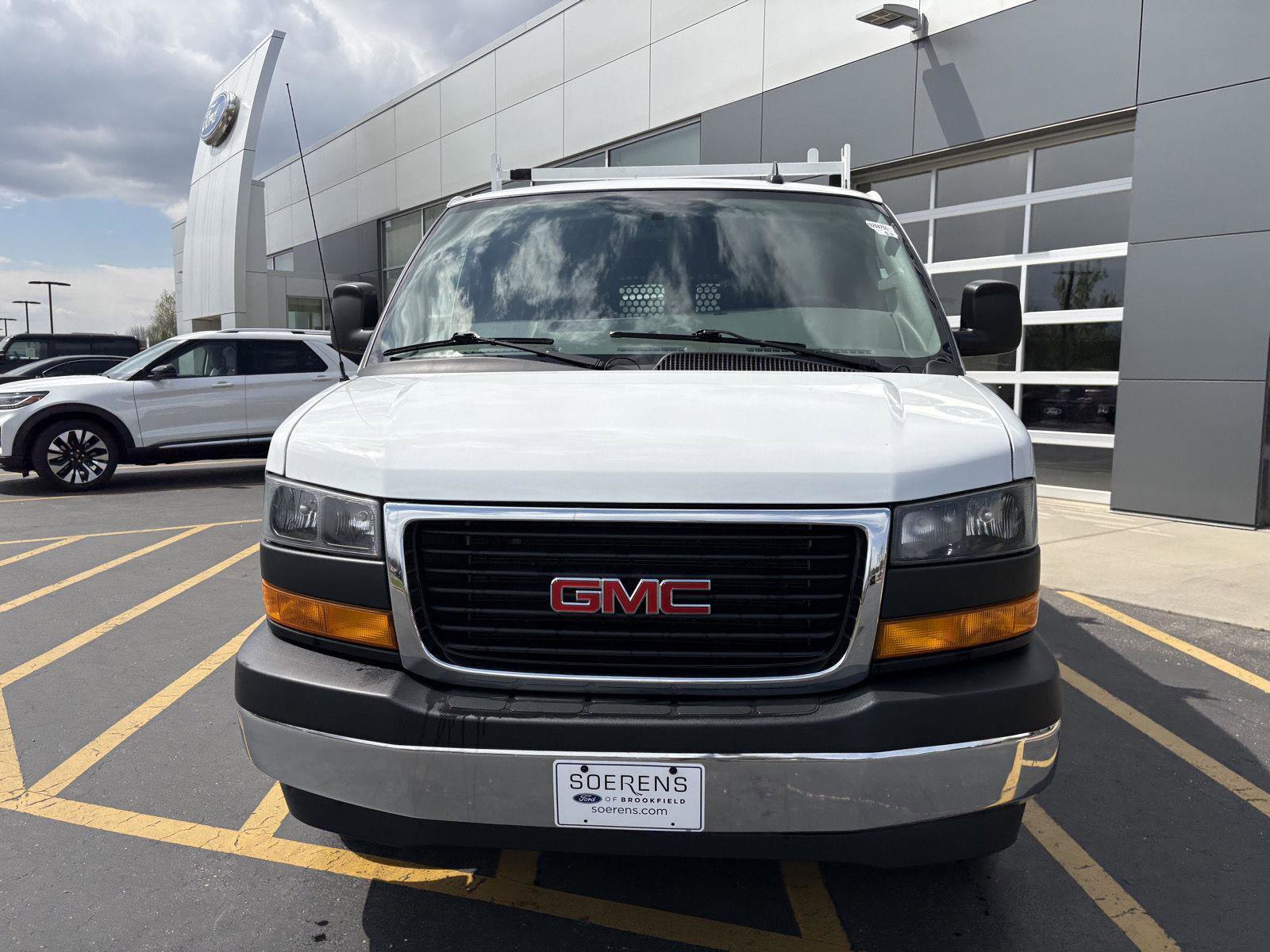 Used 2021 GMC Savana 2500 w/ Driver Convenience Package RWD image 2