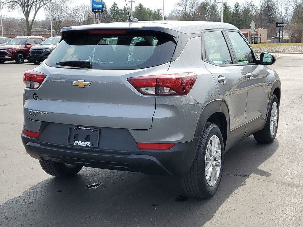 Used 2023 Chevrolet TrailBlazer LS image 3