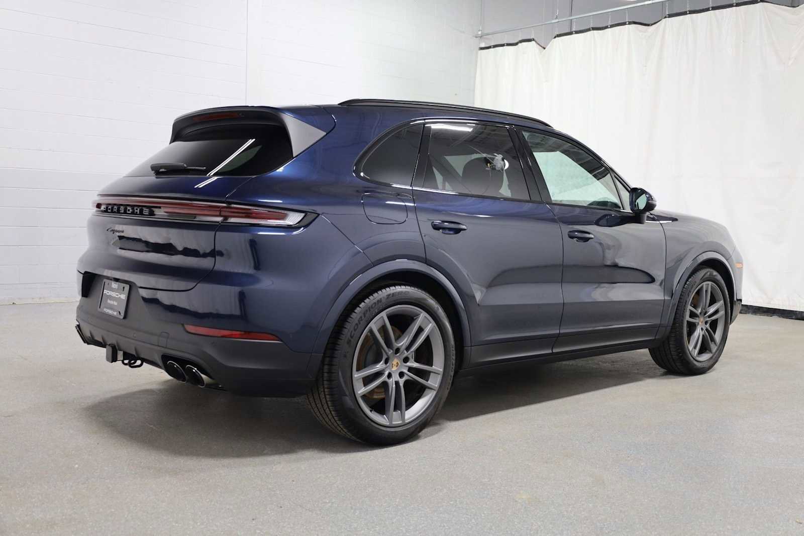 Certified 2025 Porsche Cayenne image 9