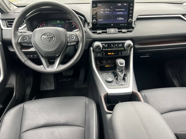 Used 2022 Toyota RAV4 Limited AWD/4WD image 3