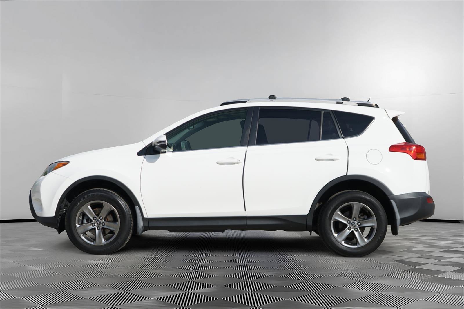 Used 2015 Toyota RAV4 XLE FWD image 7