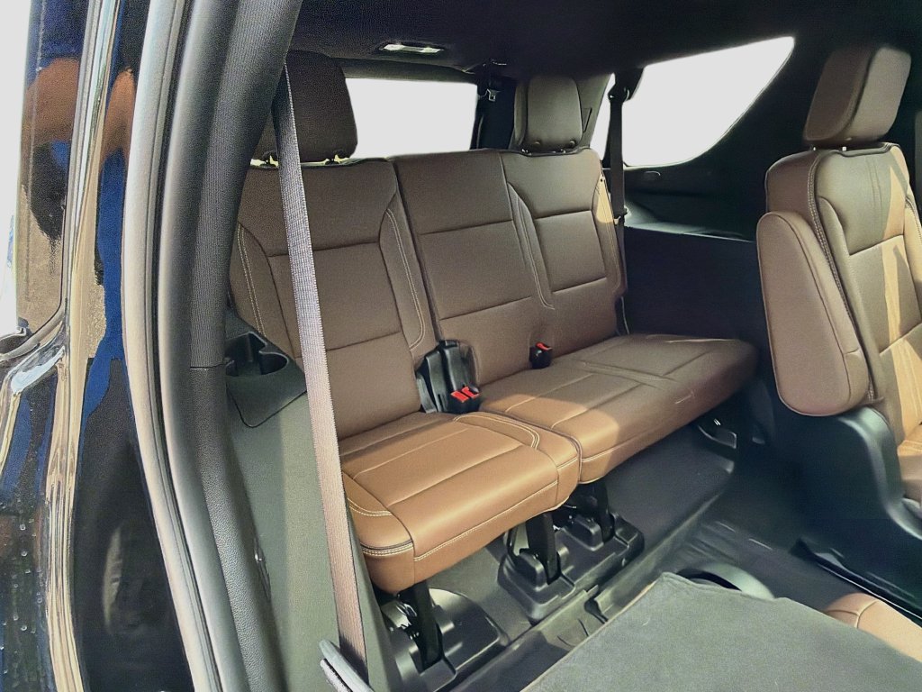 Used 2025 Chevrolet Tahoe High Country AWD/4WD image 31