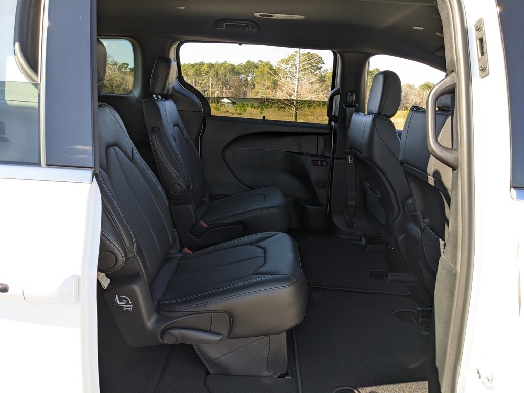 New 2026 Chrysler Voyager LX image 45