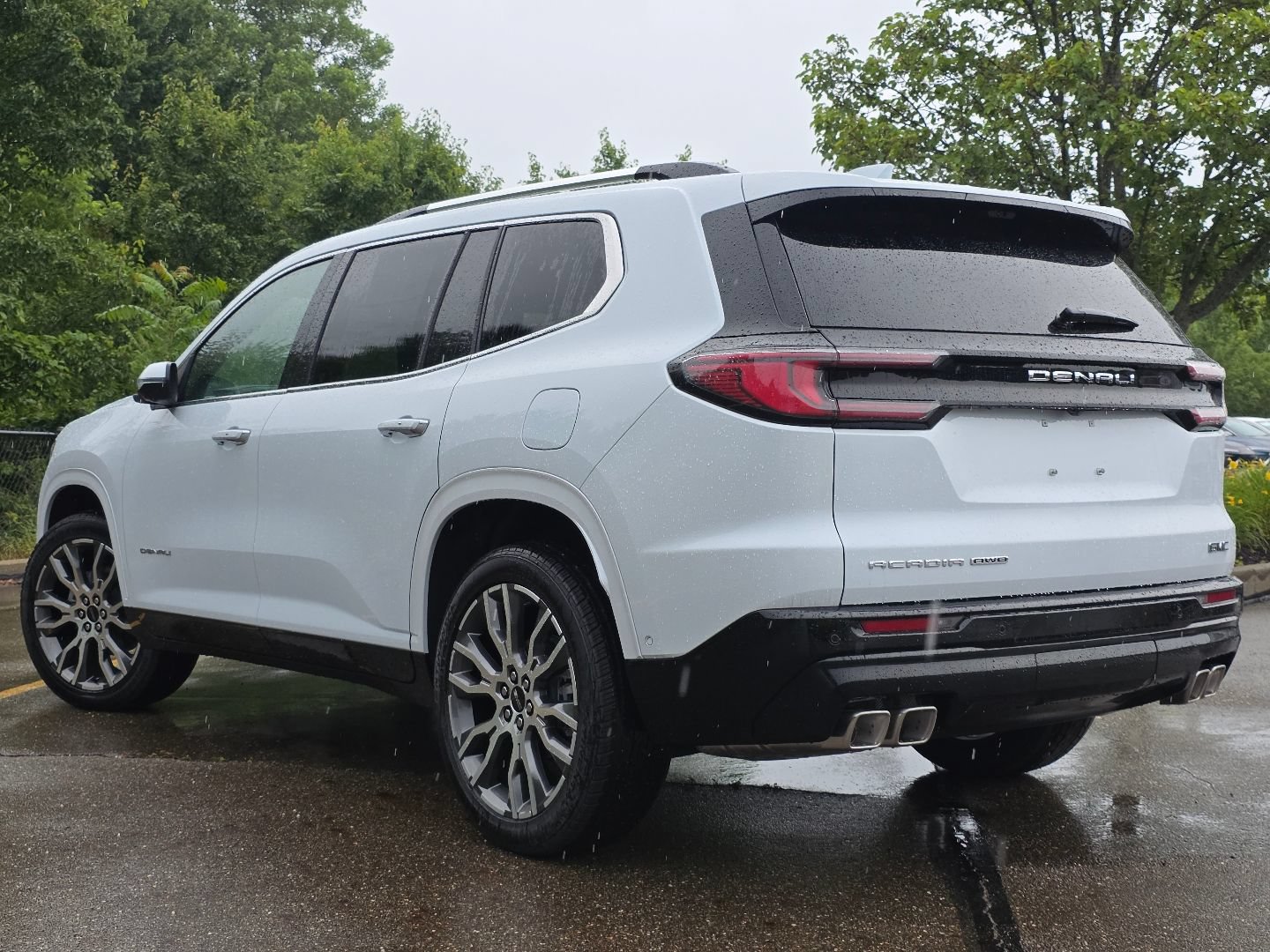 New 2026 GMC Acadia Denali Ultimate w/ LPO, Floor Liner Package AWD/4WD image 16