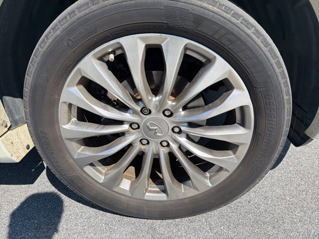 Used 2017 INFINITI QX80 4WD w/ Deluxe Technology Package image 5