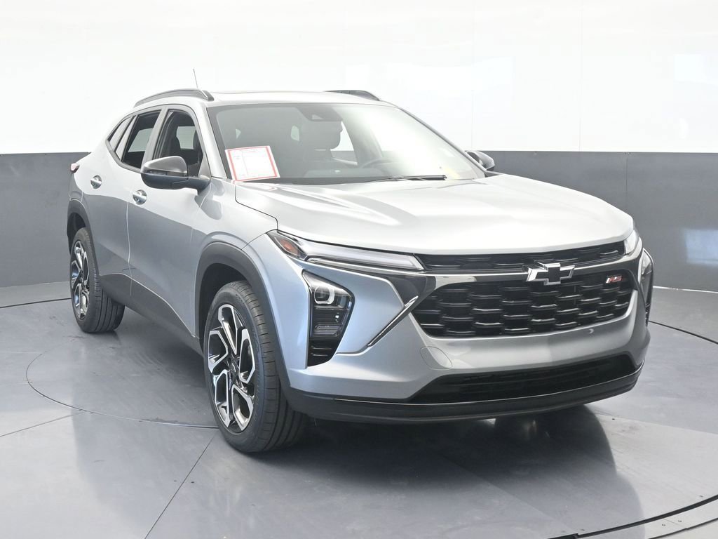 Used 2024 Chevrolet Trax RS w/ Sunroof Package image 9