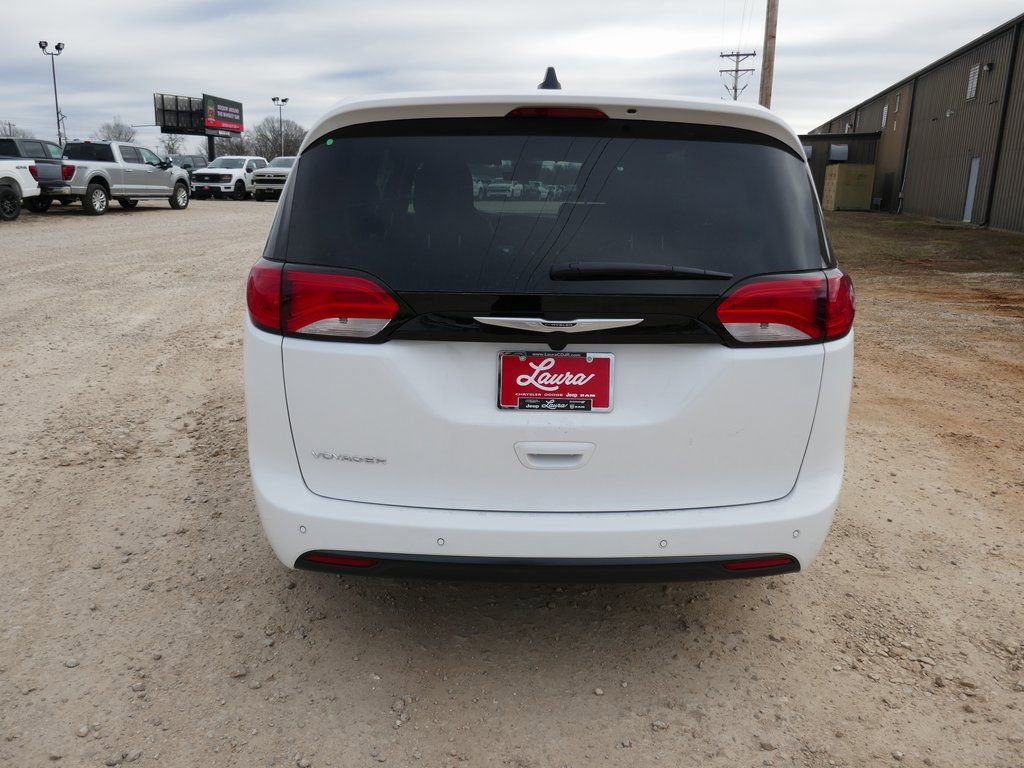 New 2026 Chrysler Voyager LX image 6