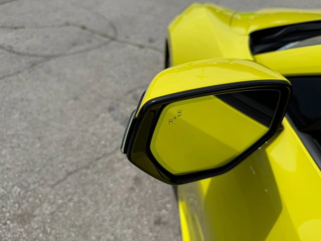 Used 2021 Chevrolet Corvette Stingray w/ Z51 Performance Package image 17