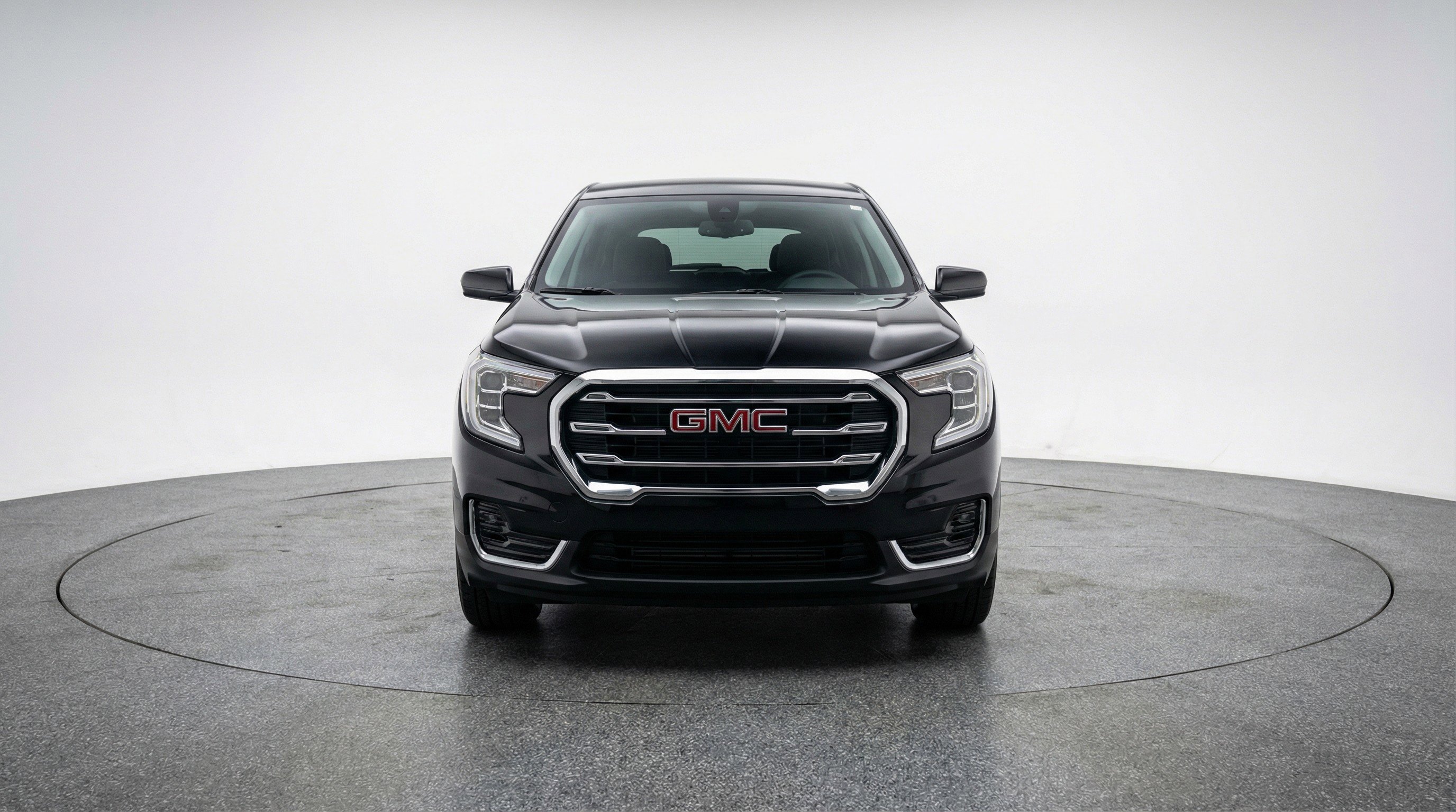 Used 2024 GMC Terrain SLE image 2