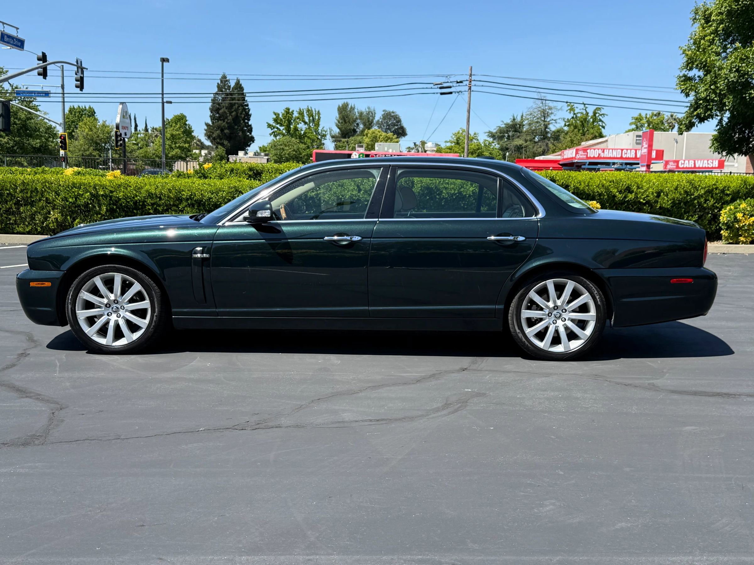 Used 2008 Jaguar XJ8 image 8