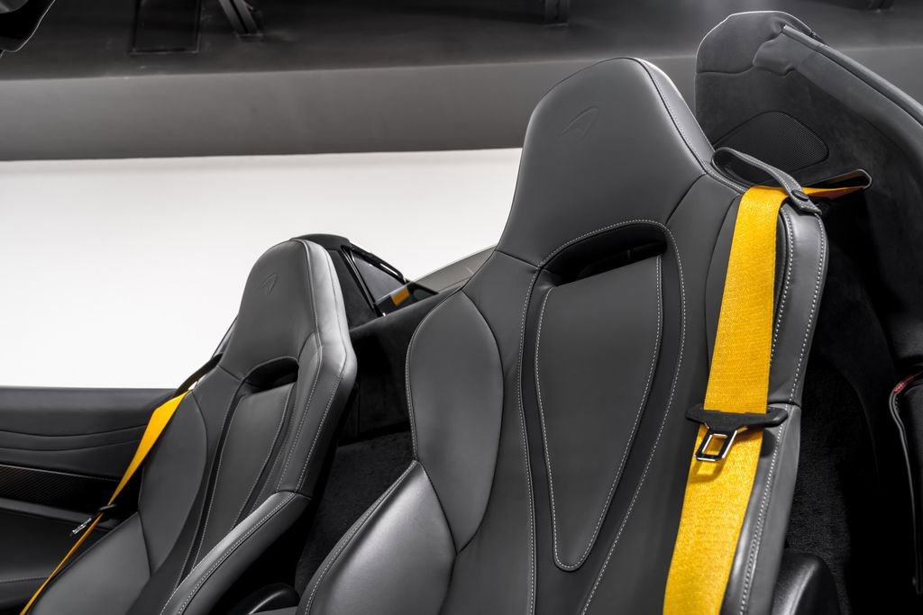 Used 2022 McLaren 720S Spider image 15