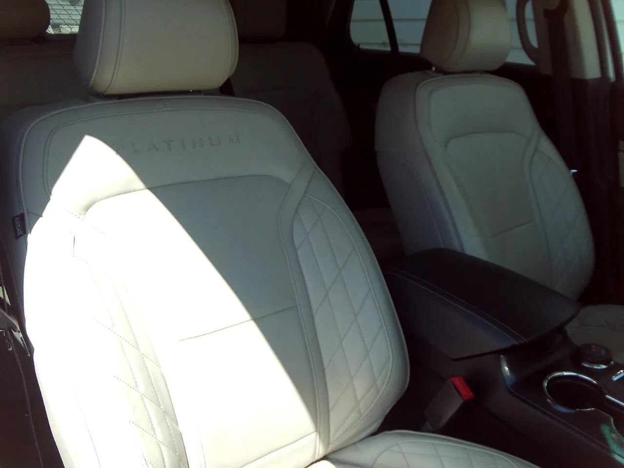 Used 2016 Ford Explorer Platinum AWD/4WD image 36