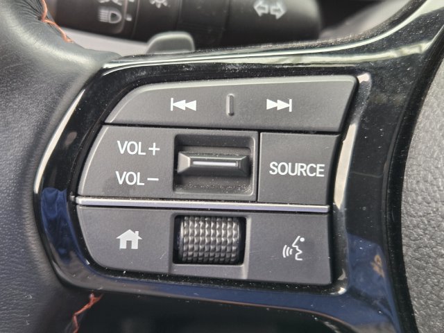 Used 2025 Honda Pilot Sport image 23