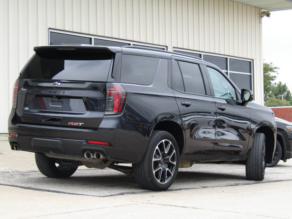 Used 2025 Chevrolet Tahoe RST AWD/4WD image 3