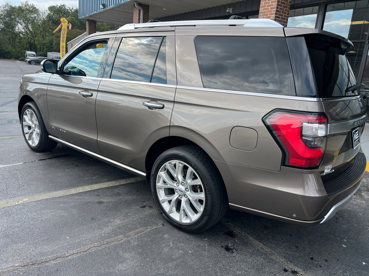 Used 2019 Ford Expedition Platinum image 5
